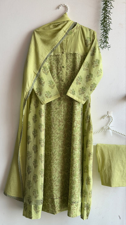 GREEN PETAL MIST