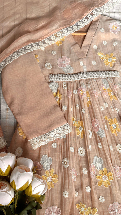 VINTAGE IN BEIGE