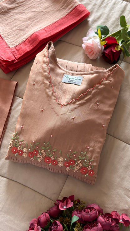 VINTAGE ROSE